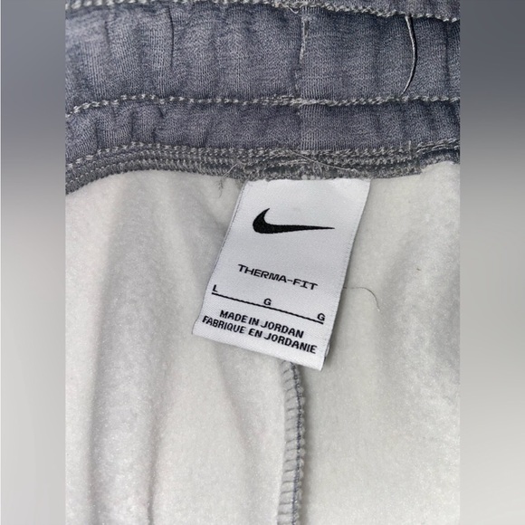 Nike Women’s Super Cozy Gray Lined Jogger Sweatpants - Picture 6 of 7